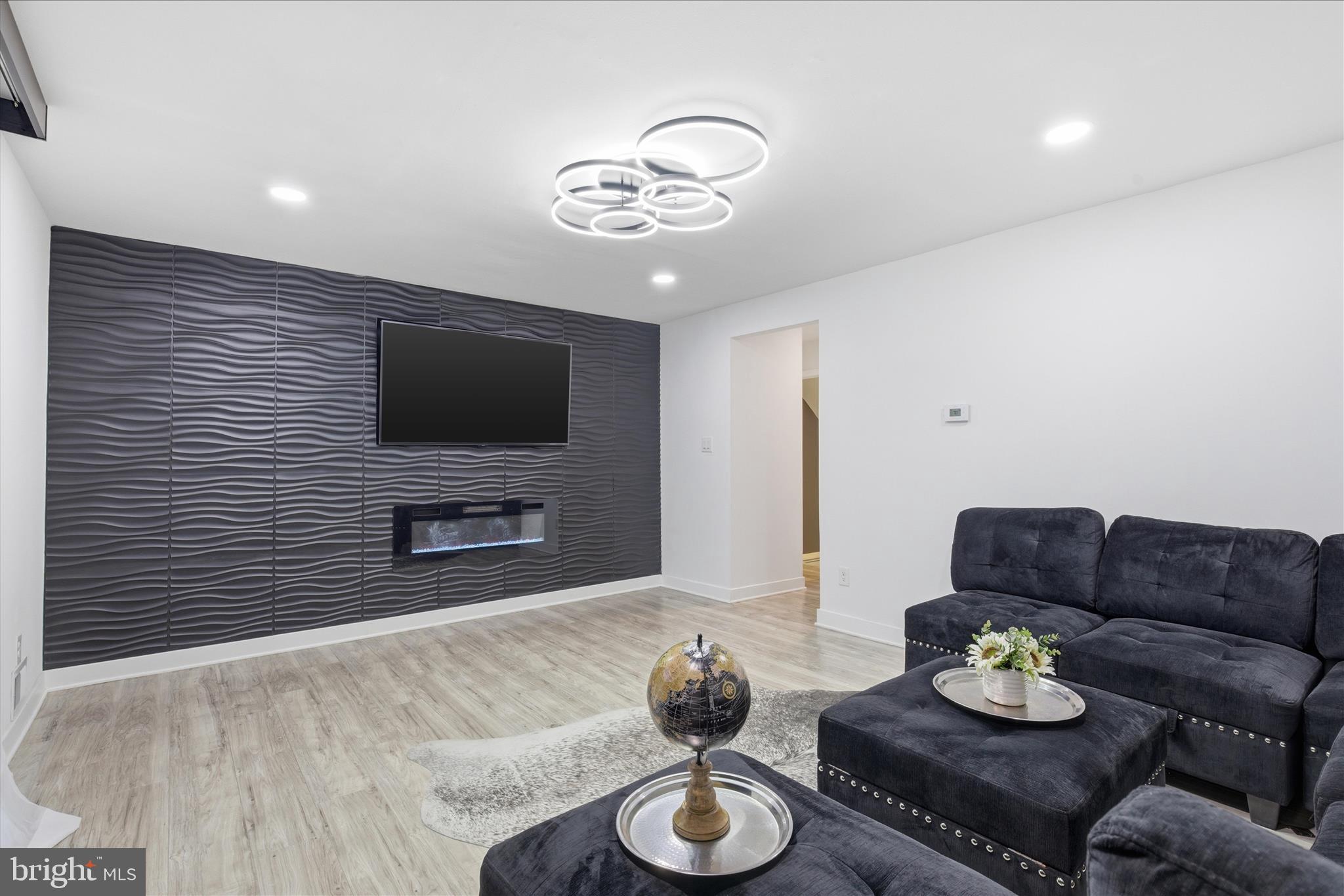 CENTRAL PARK CONDO - Residential