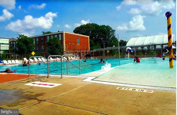 CENTRAL PARK CONDO - Residential