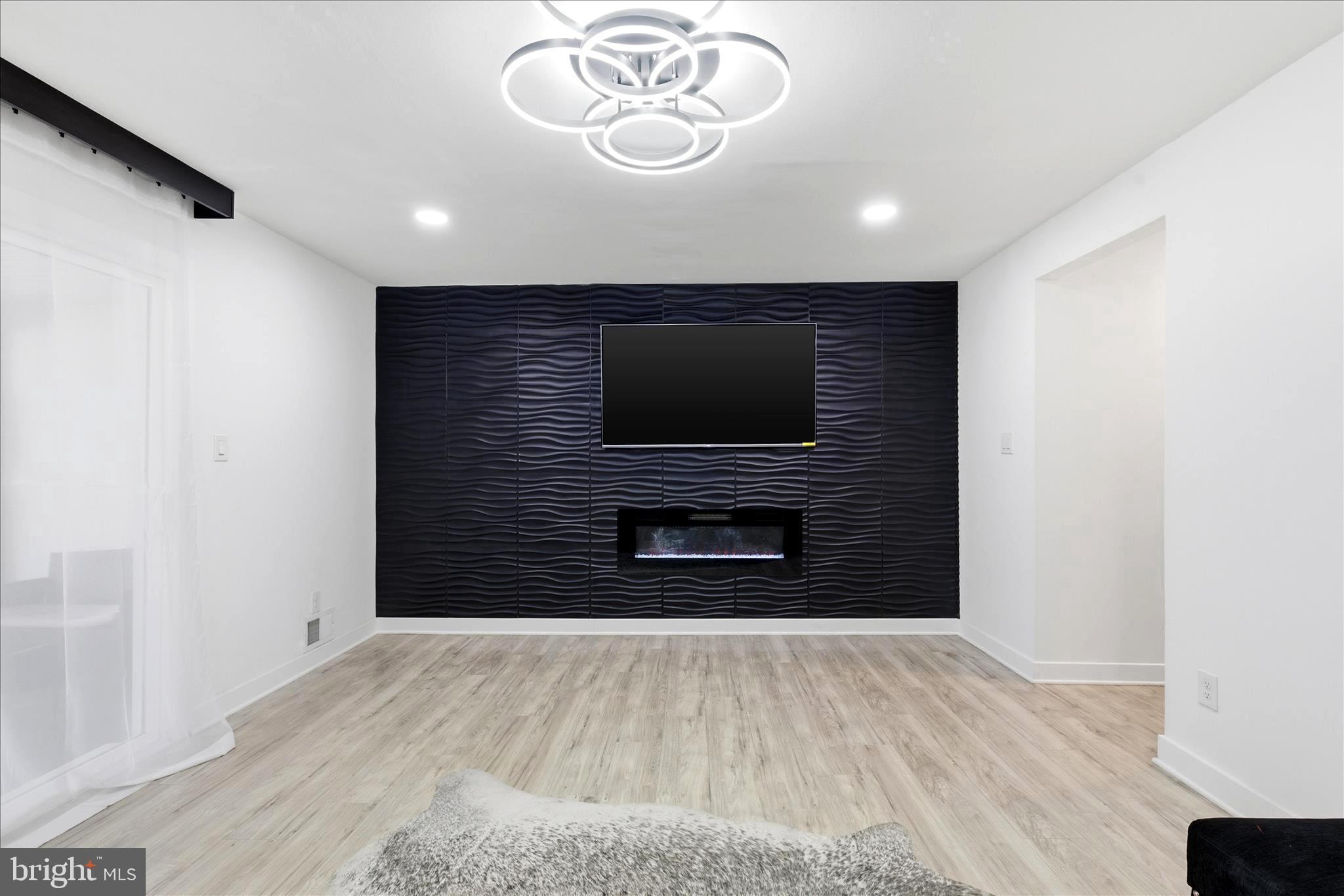 CENTRAL PARK CONDO - Residential