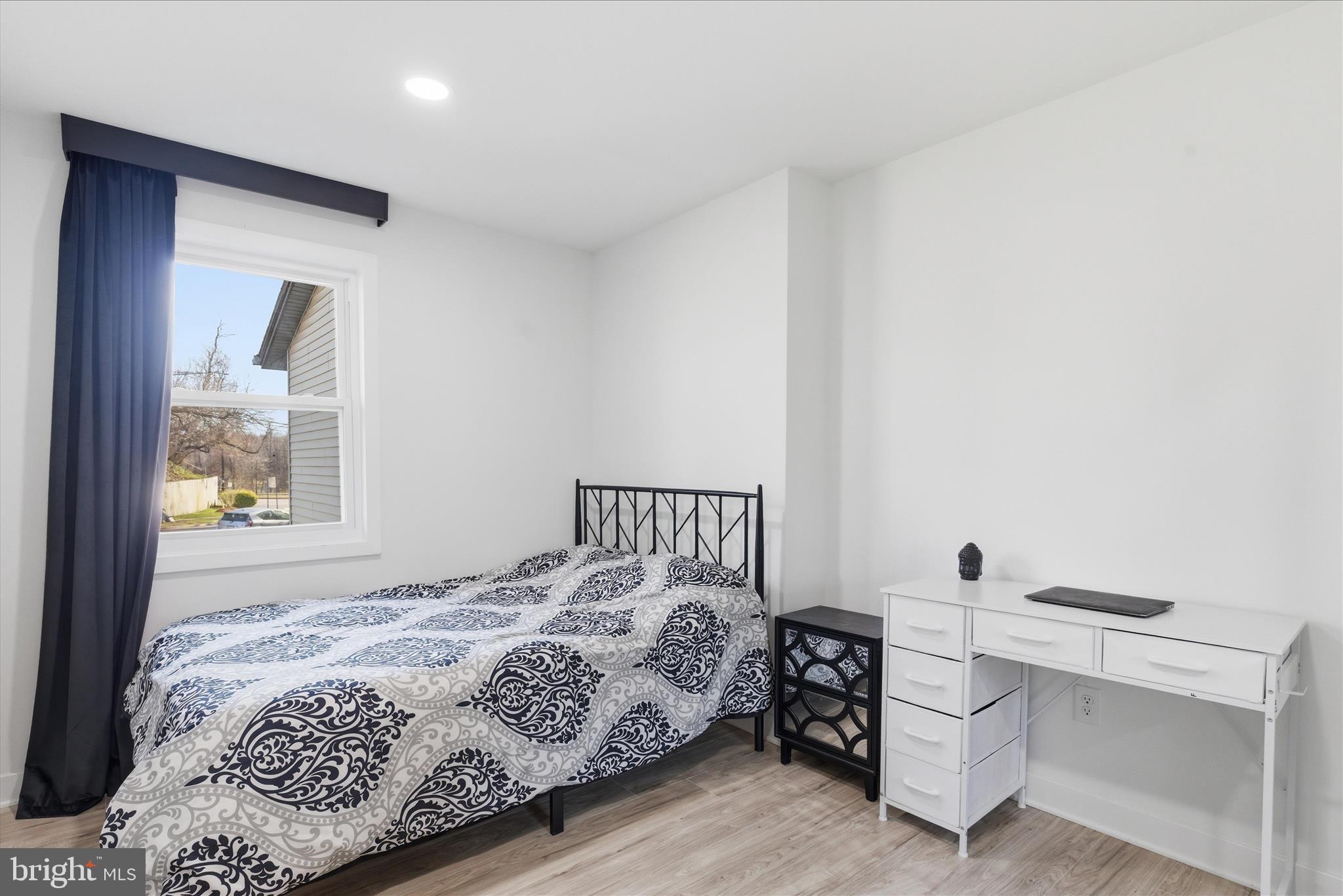 CENTRAL PARK CONDO - Residential