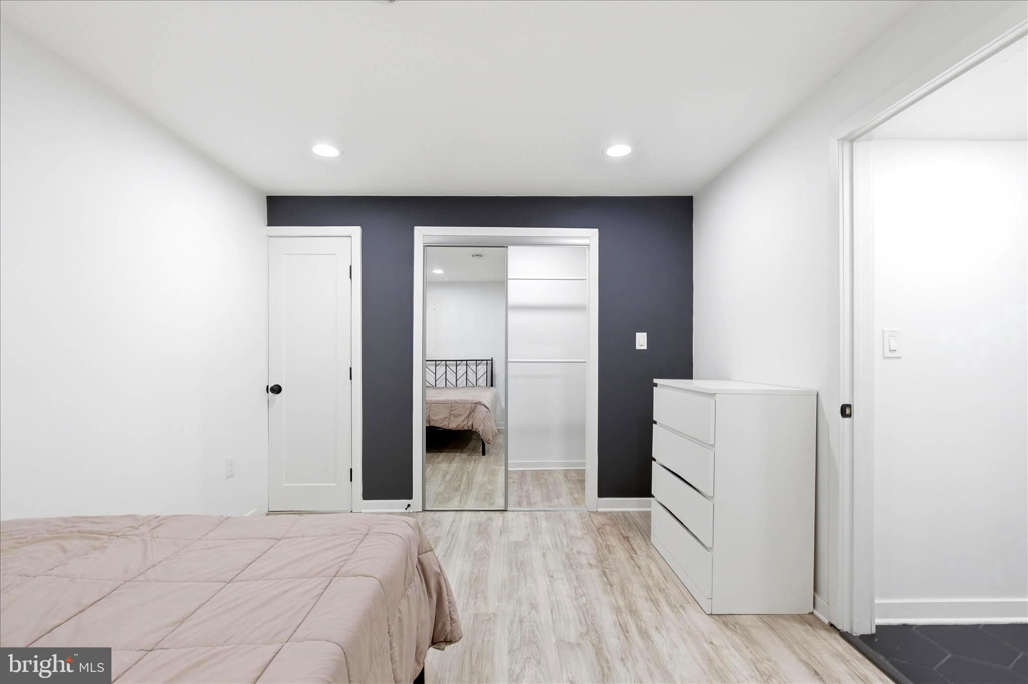 CENTRAL PARK CONDO - Residential