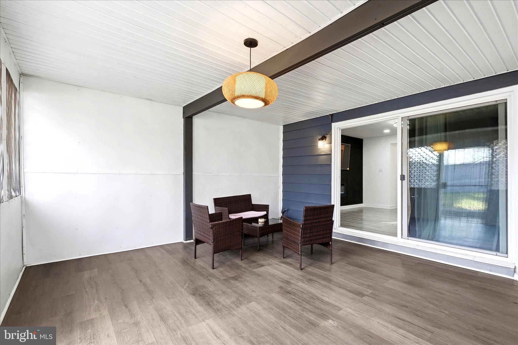 CENTRAL PARK CONDO - Residential