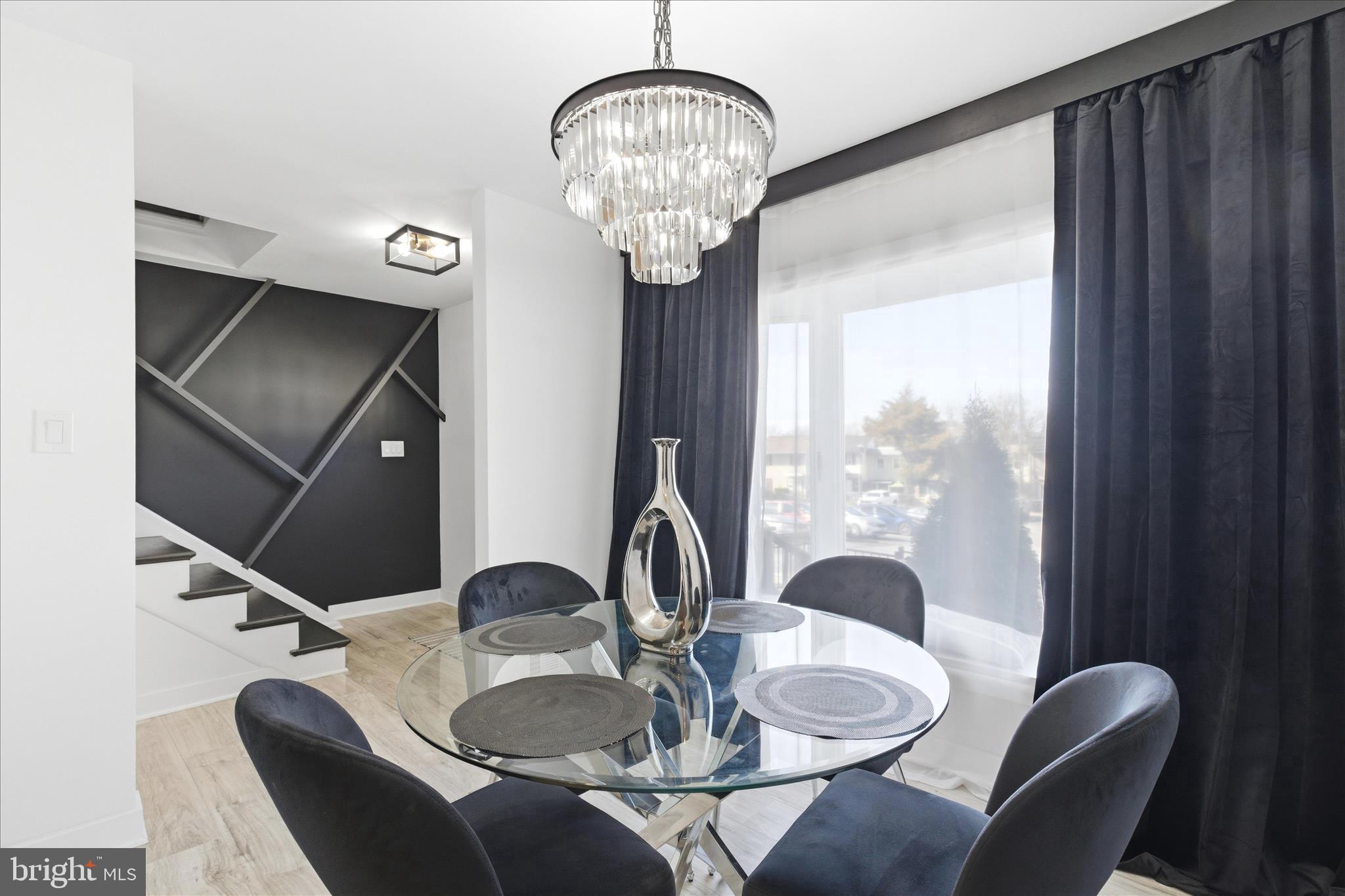 CENTRAL PARK CONDO - Residential