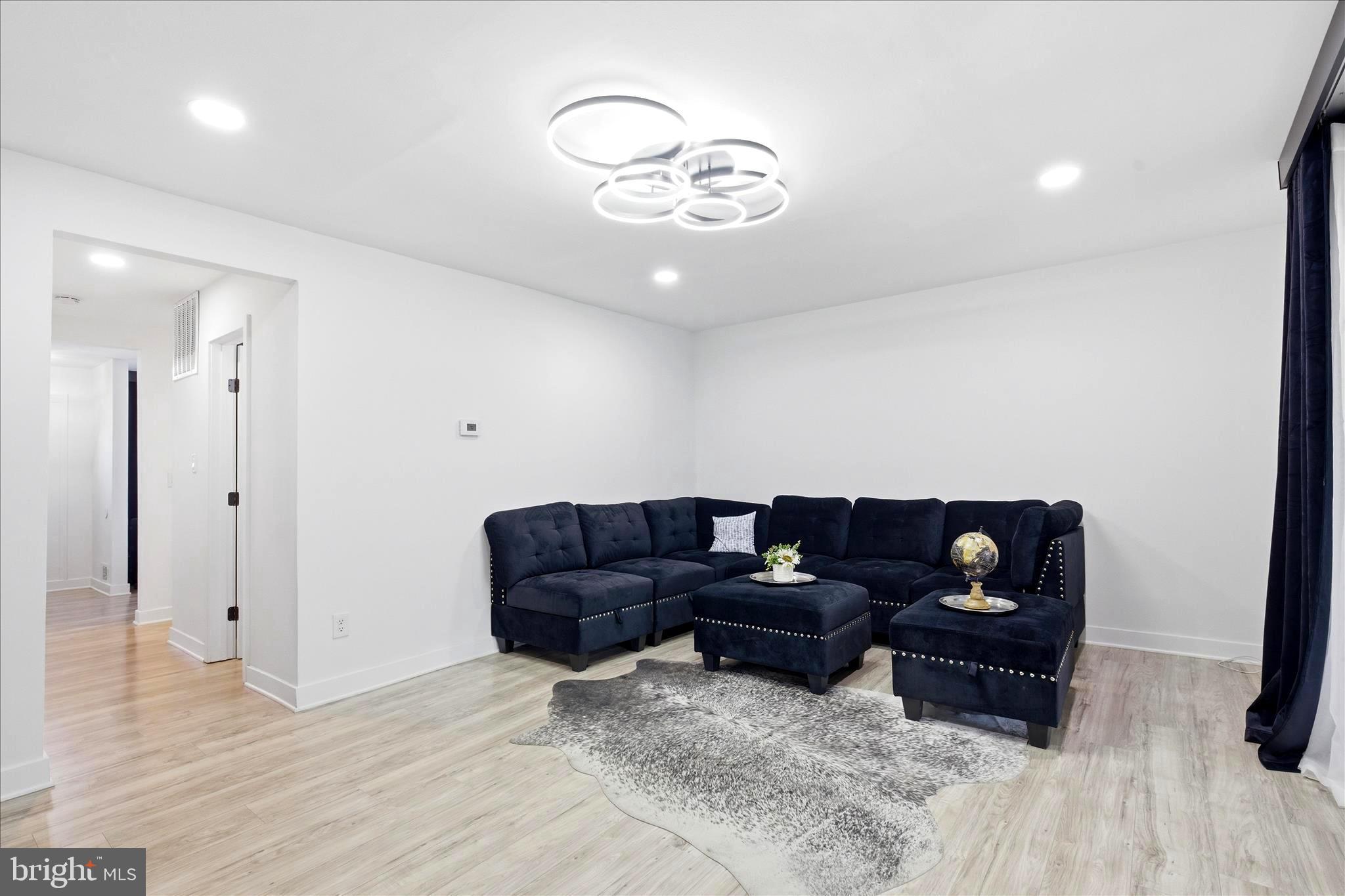 CENTRAL PARK CONDO - Residential