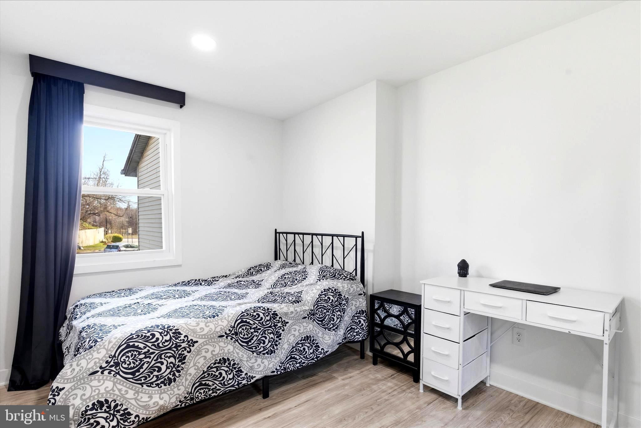 CENTRAL PARK CONDO - Residential