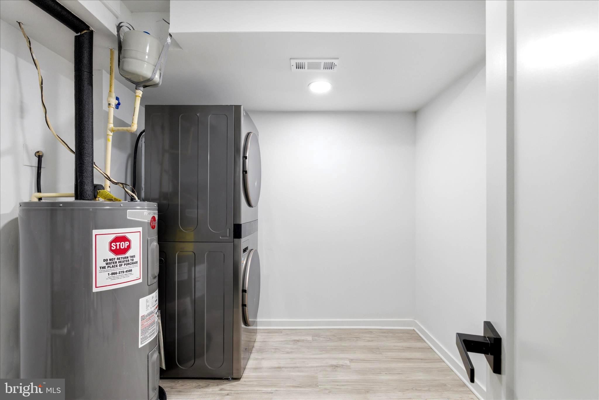 CENTRAL PARK CONDO - Residential