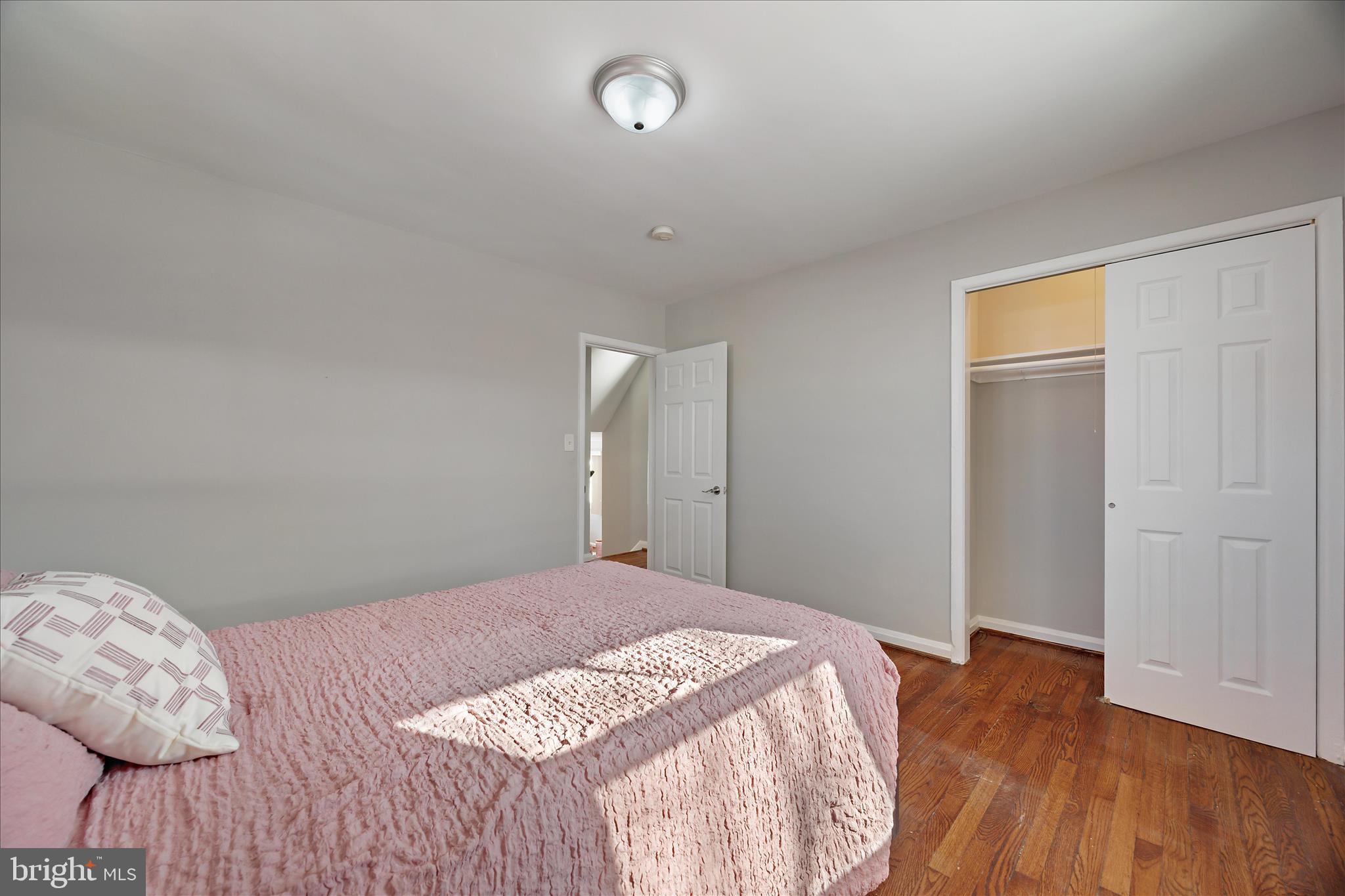 OAK COURT - Residential