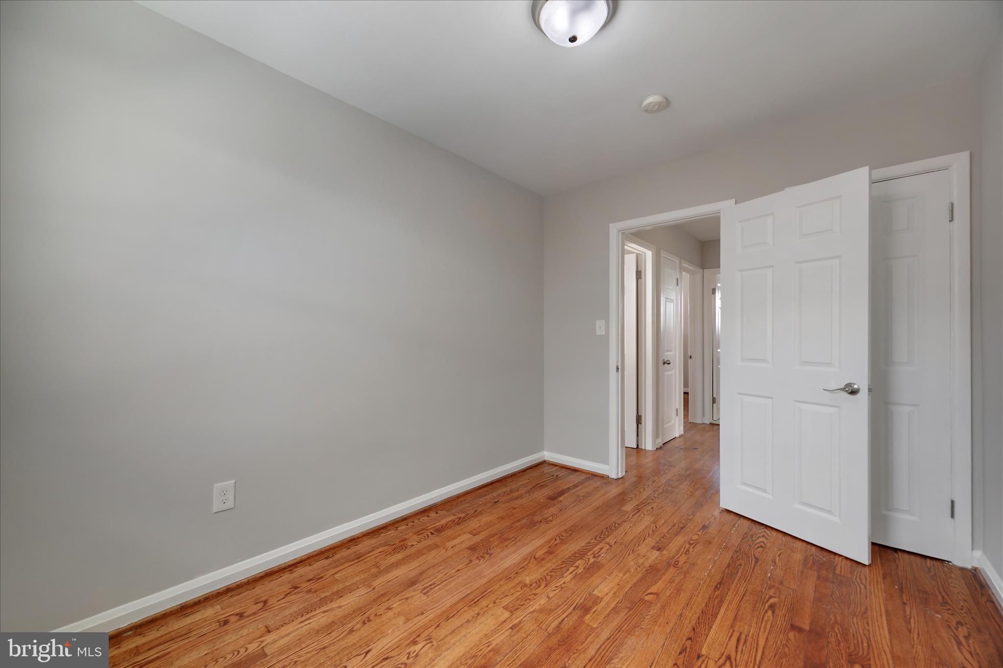 OAK COURT - Residential