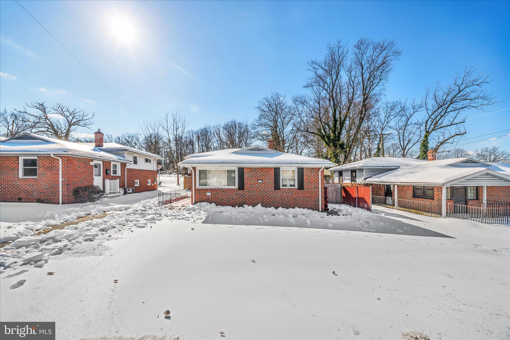 OAK COURT - Residential