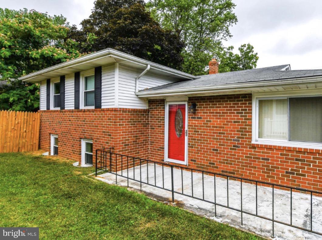 OAK COURT - Residential