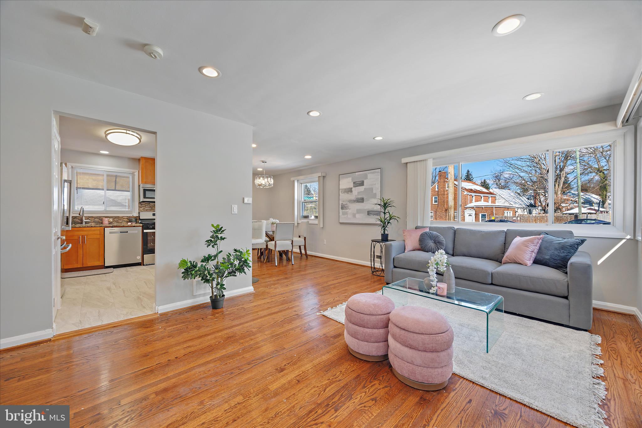 OAK COURT - Residential