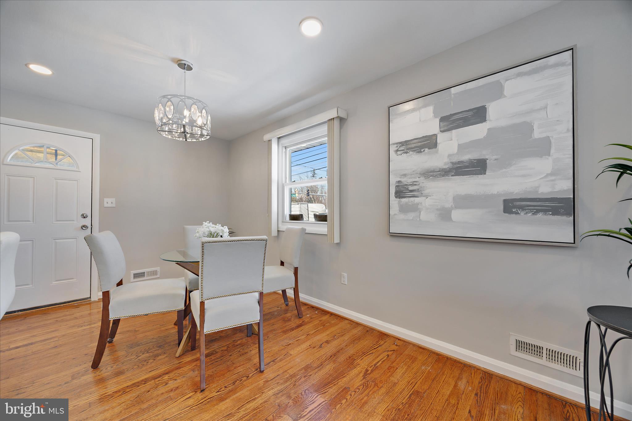 OAK COURT - Residential