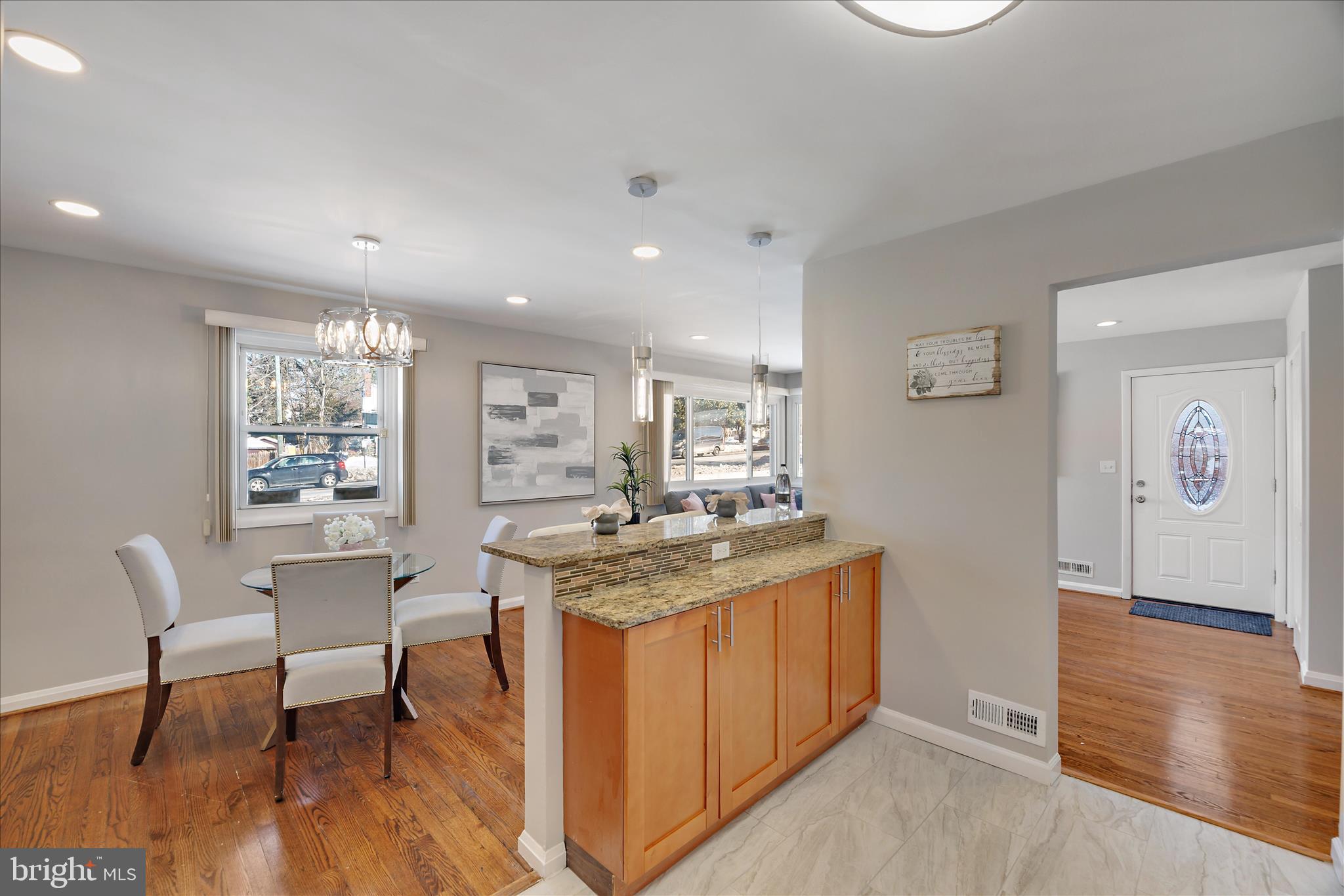 OAK COURT - Residential