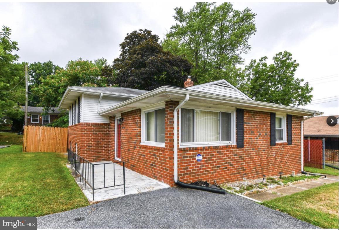 OAK COURT - Residential