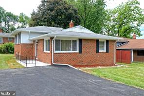 OAK COURT - Residential