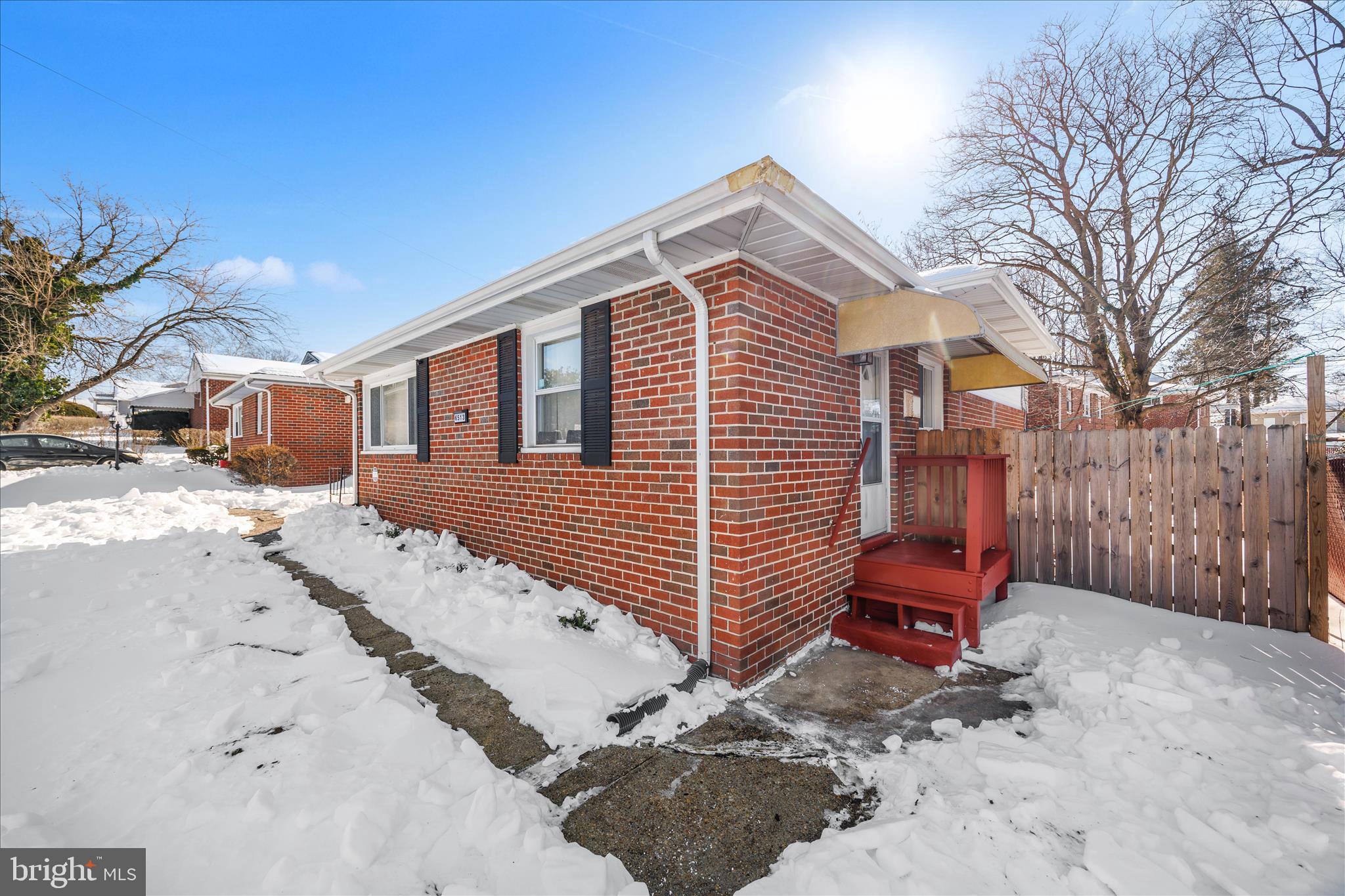 OAK COURT - Residential