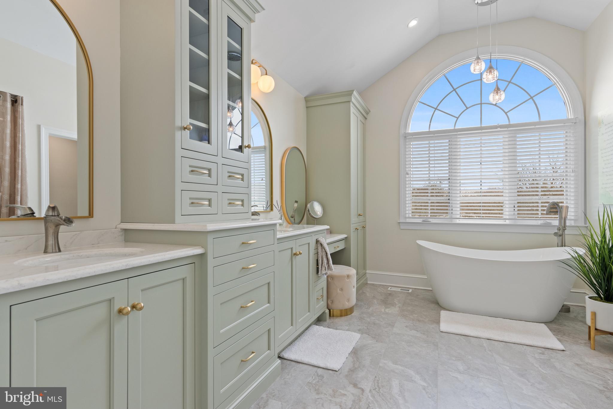 BAINBRIDGE - Residential