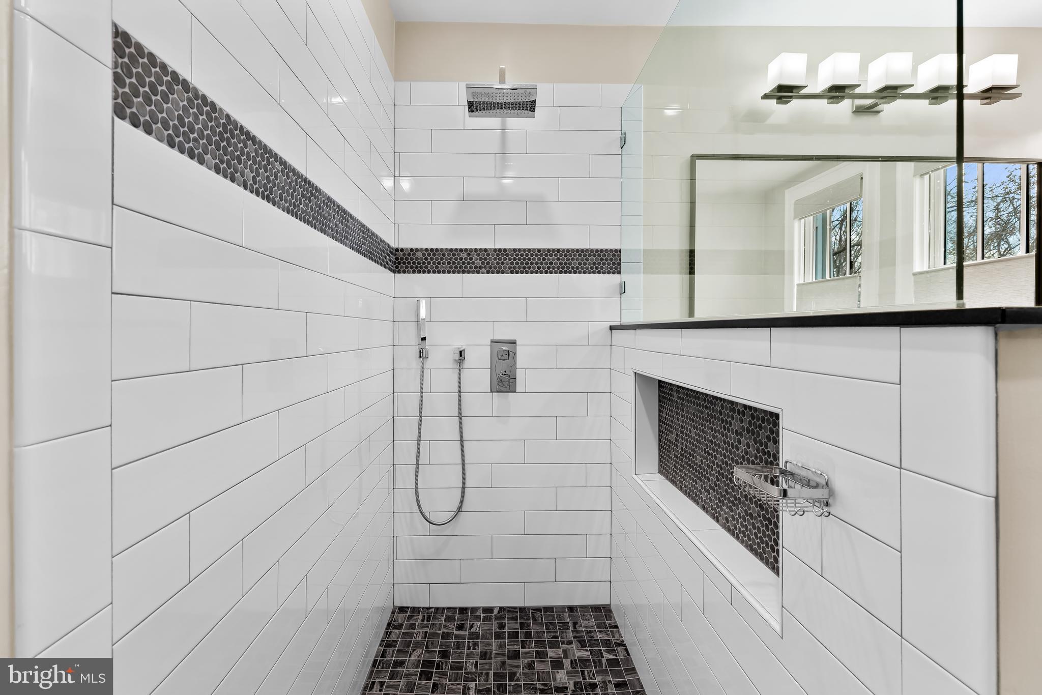 ROLAND PARK - Residential