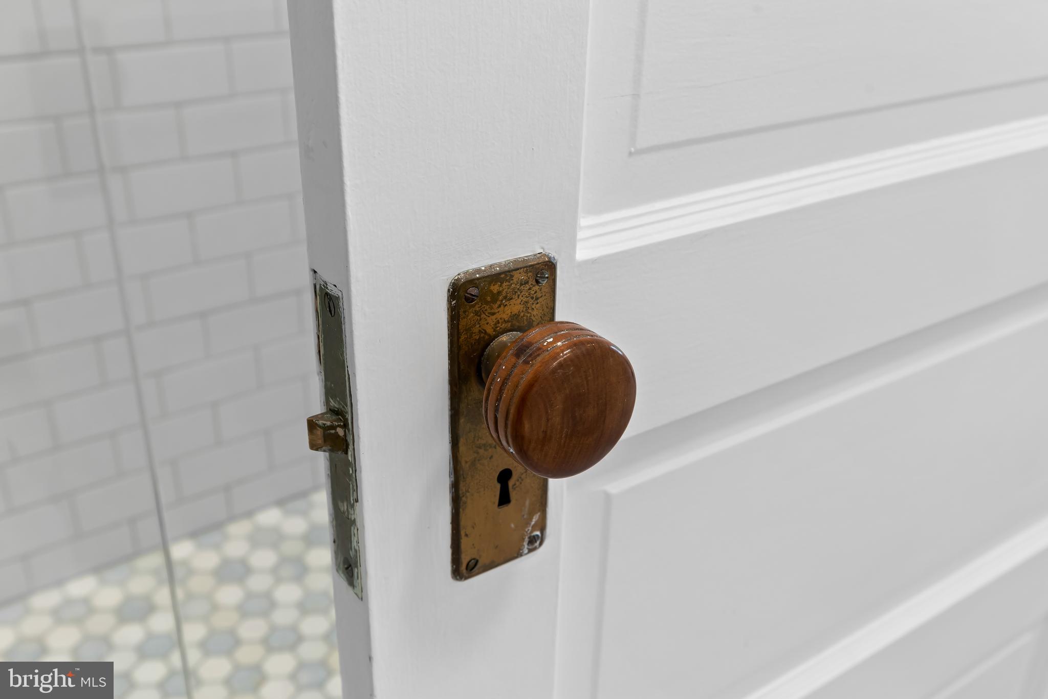 ROLAND PARK - Residential