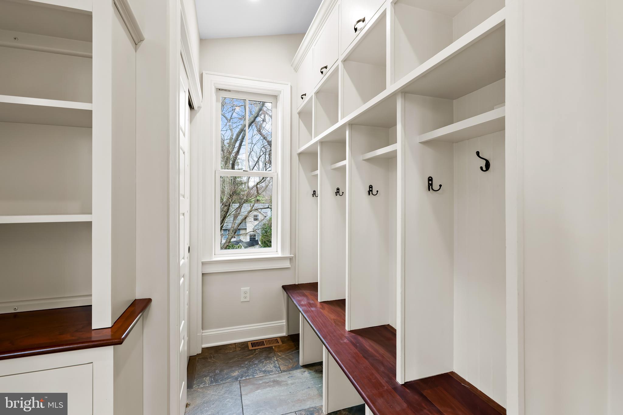 ROLAND PARK - Residential