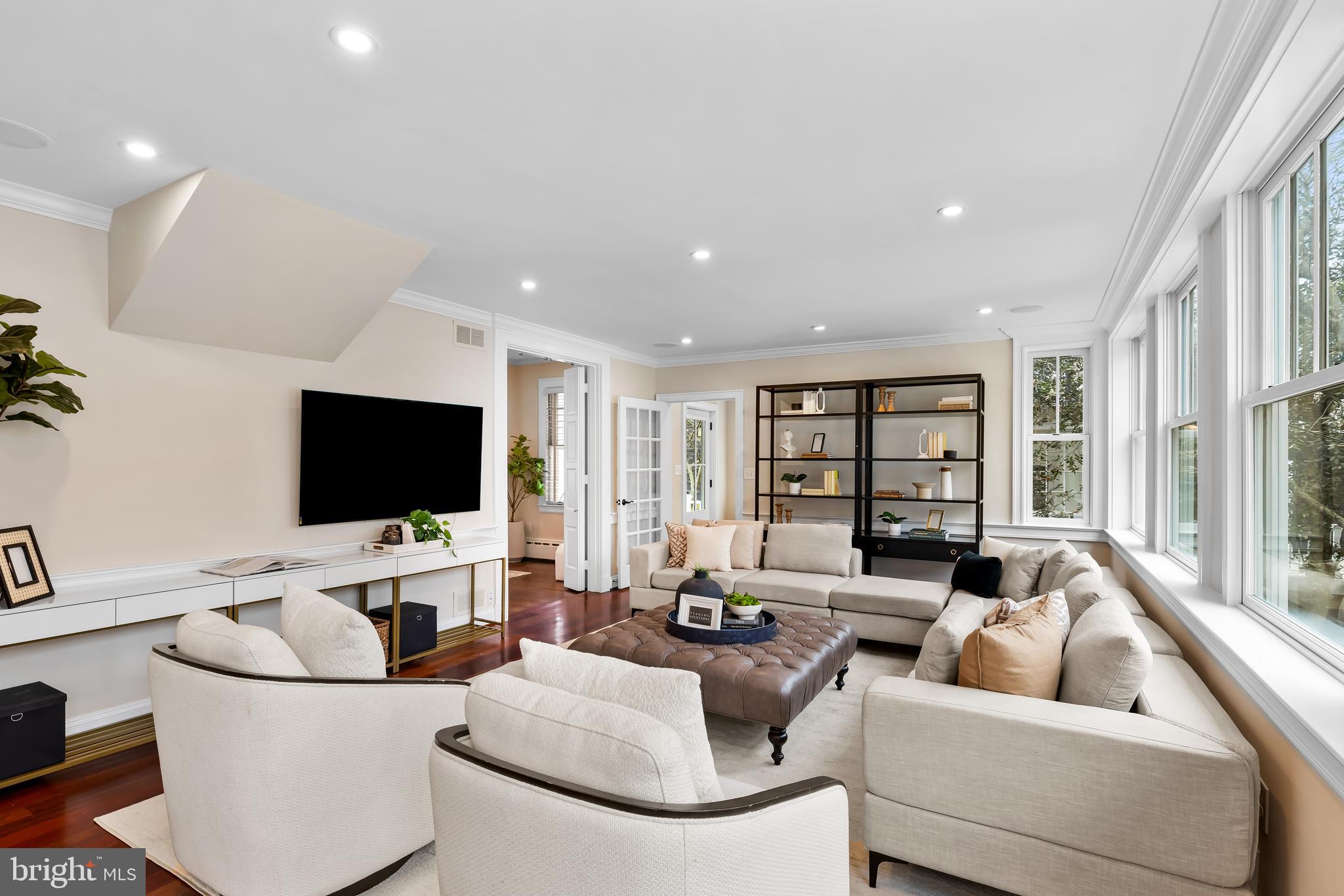 ROLAND PARK - Residential