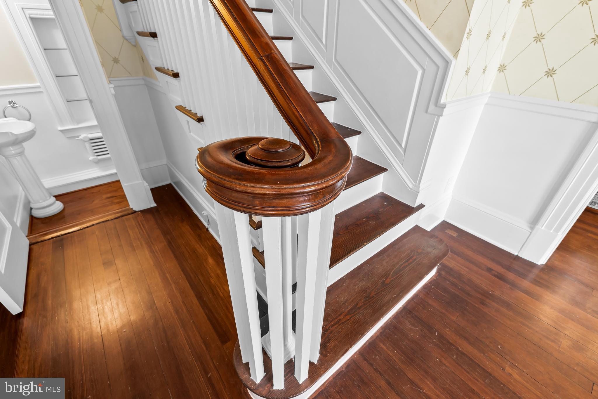 ROLAND PARK - Residential