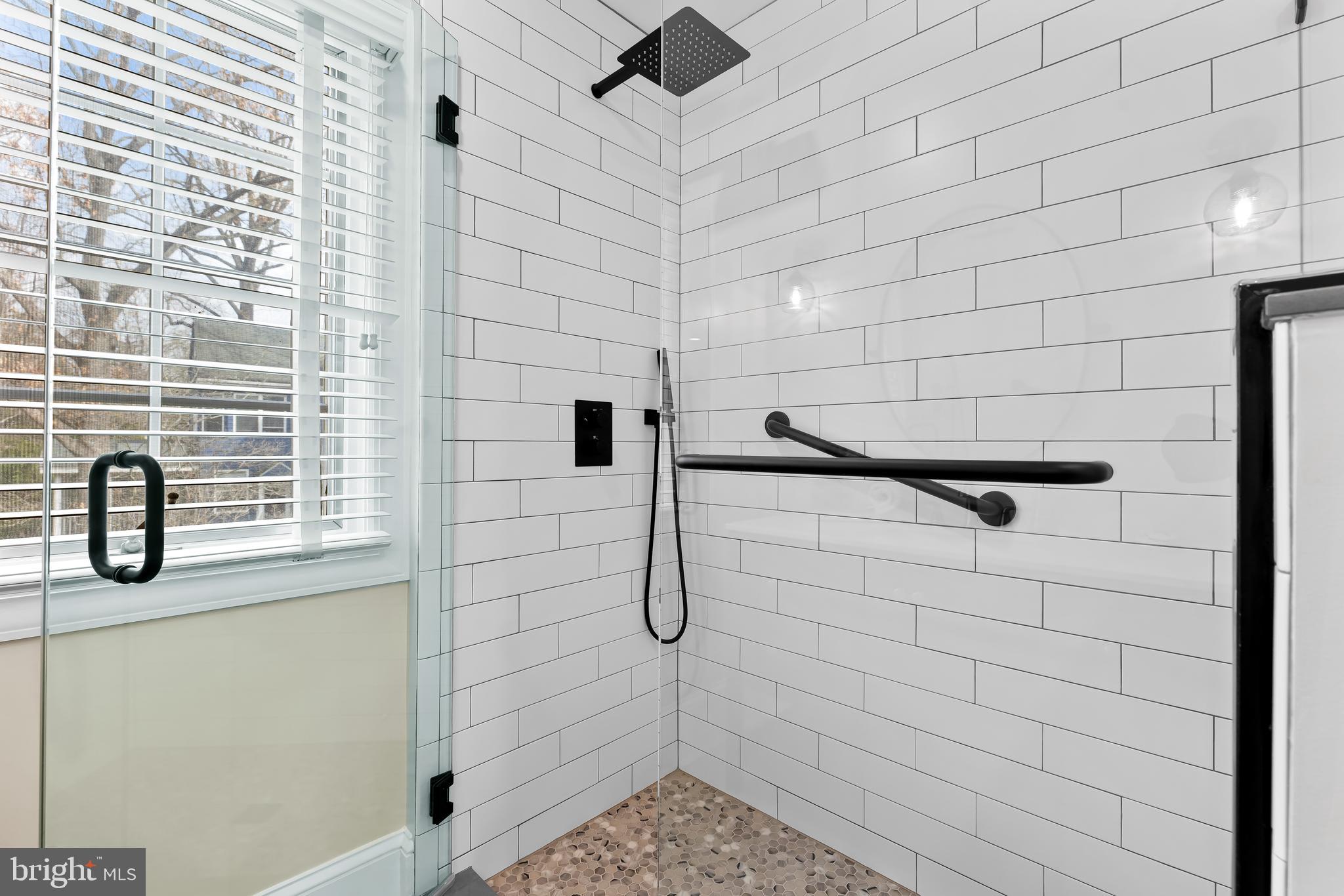 ROLAND PARK - Residential