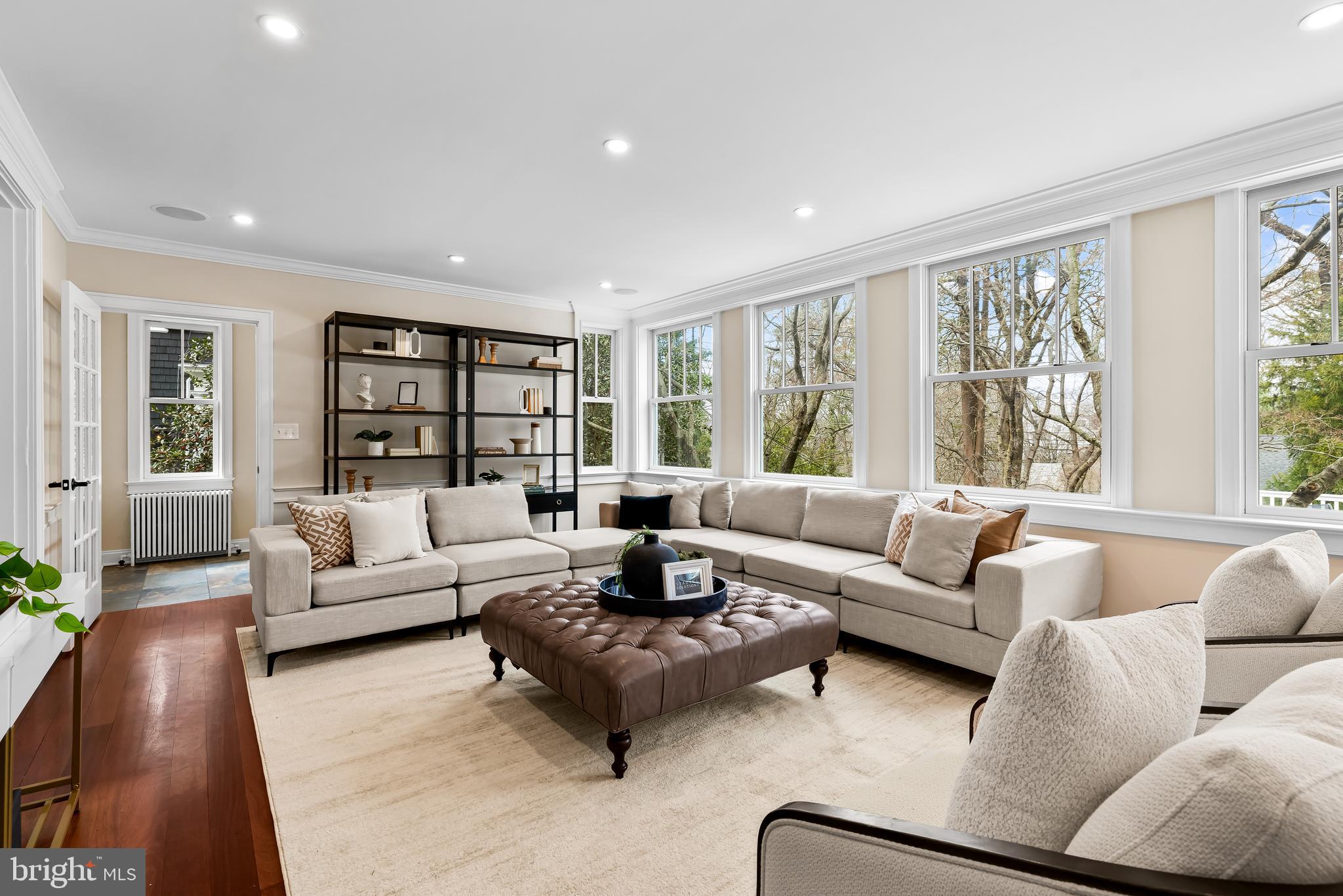 ROLAND PARK - Residential