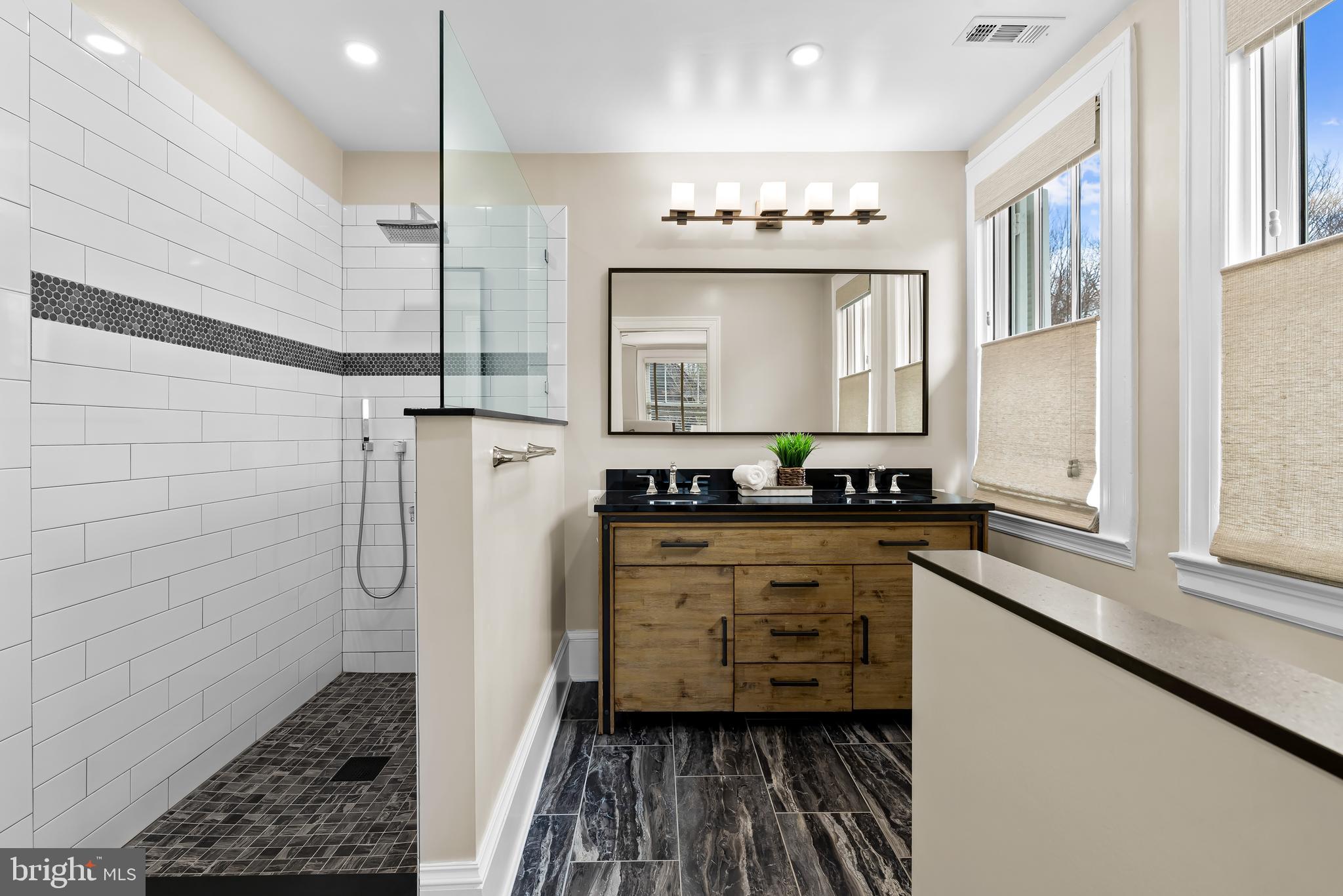 ROLAND PARK - Residential