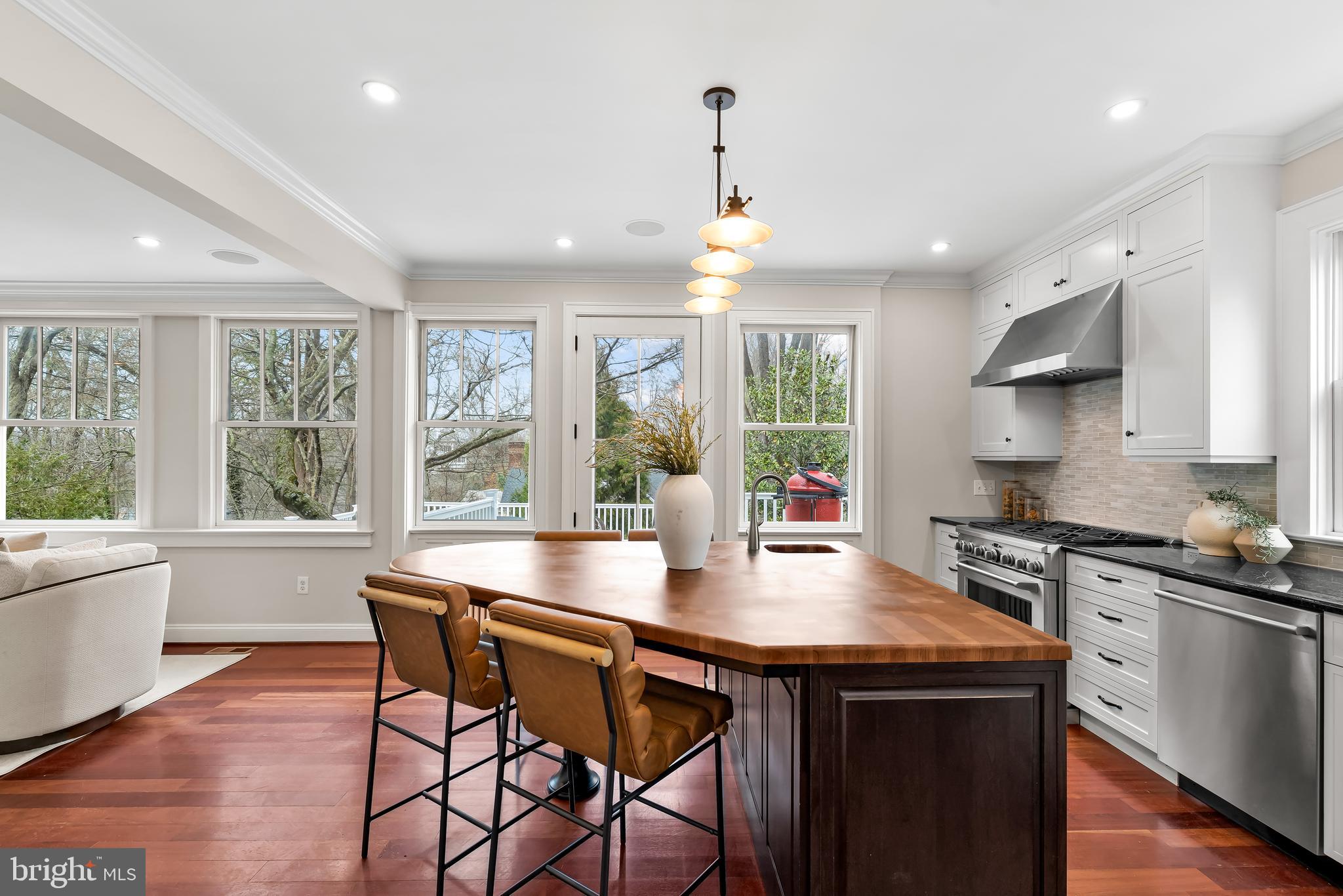 ROLAND PARK - Residential