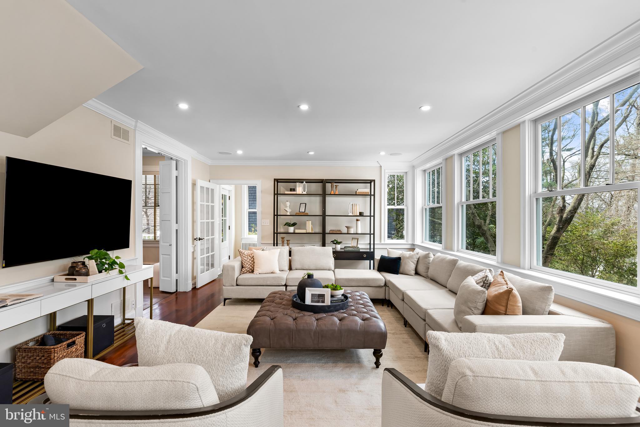 ROLAND PARK - Residential