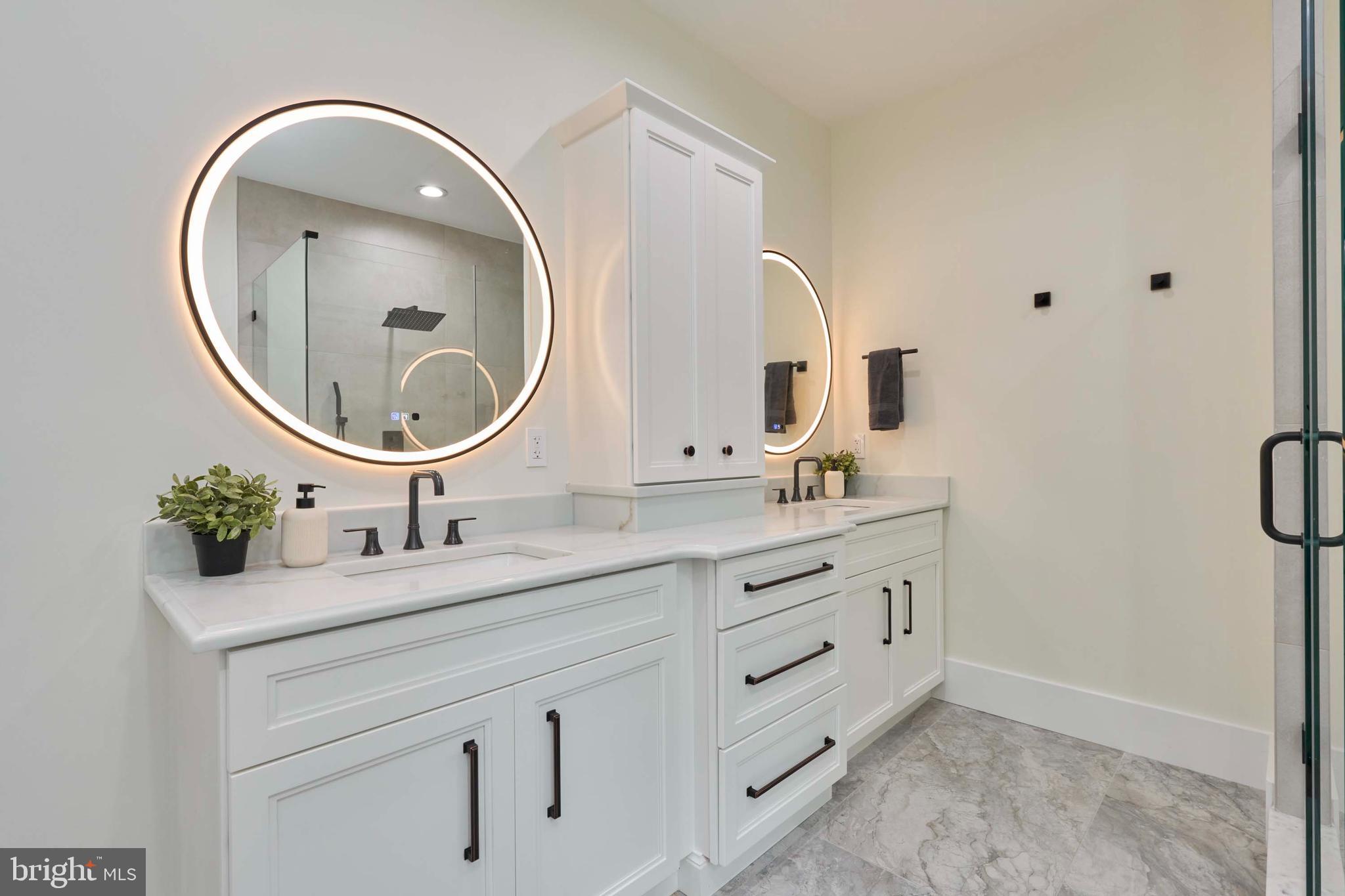 VIENNA WOODS - Residential