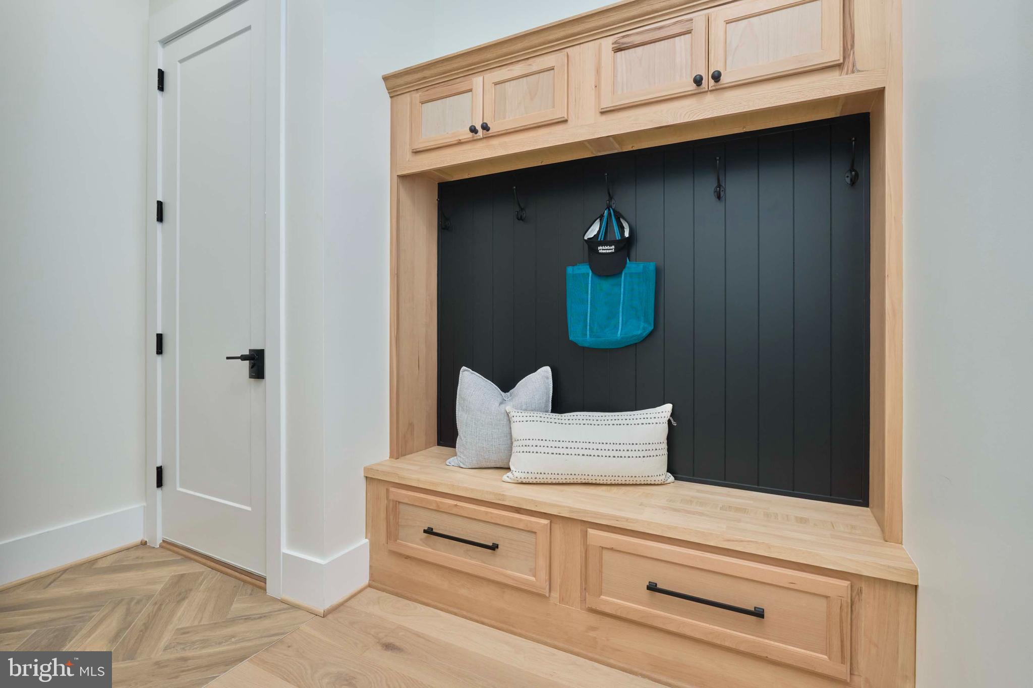 VIENNA WOODS - Residential