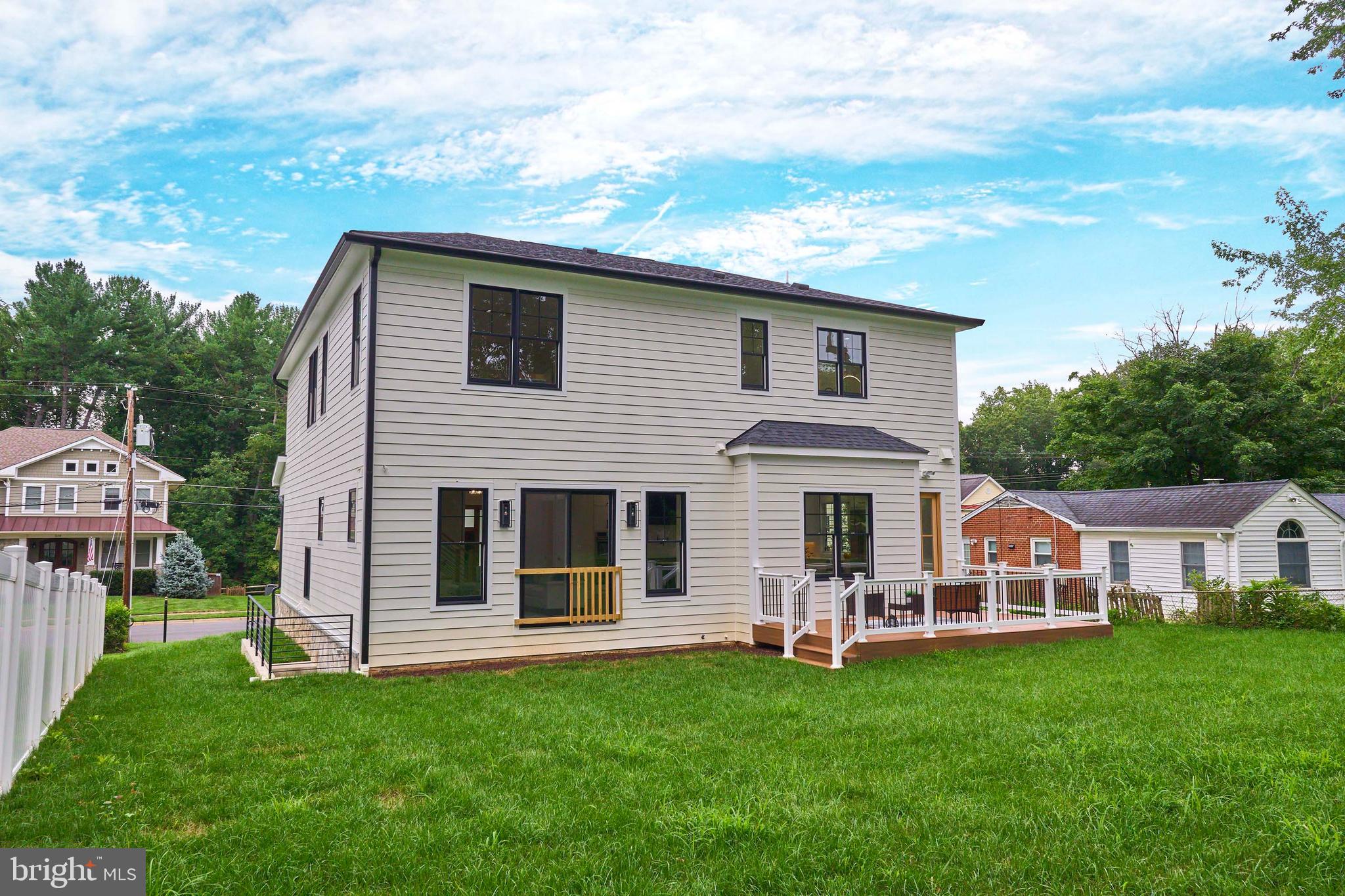 VIENNA WOODS - Residential