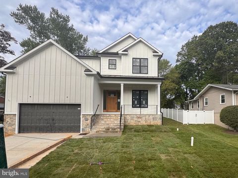517 WALKER STREET SW VIENNA VA 22180