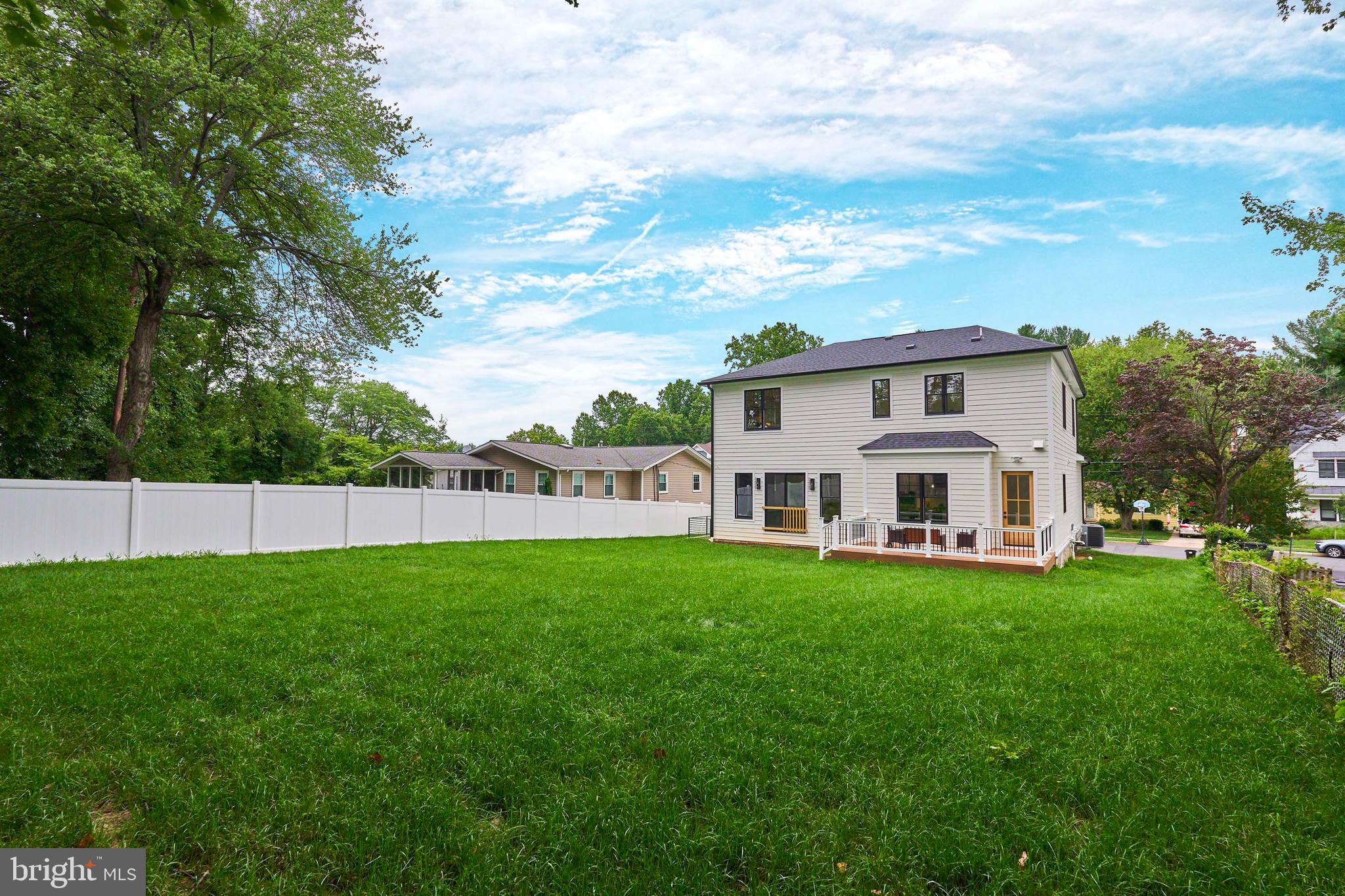 VIENNA WOODS - Residential