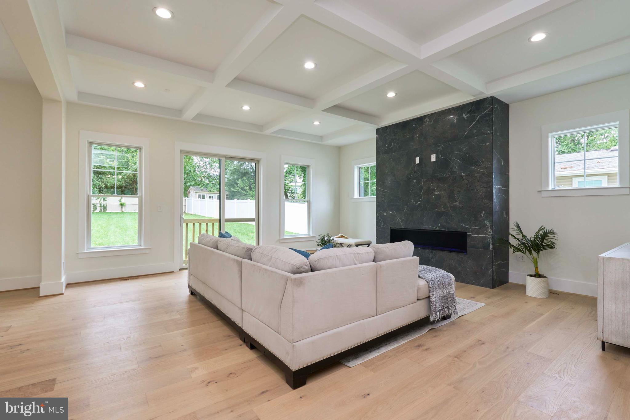 VIENNA WOODS - Residential