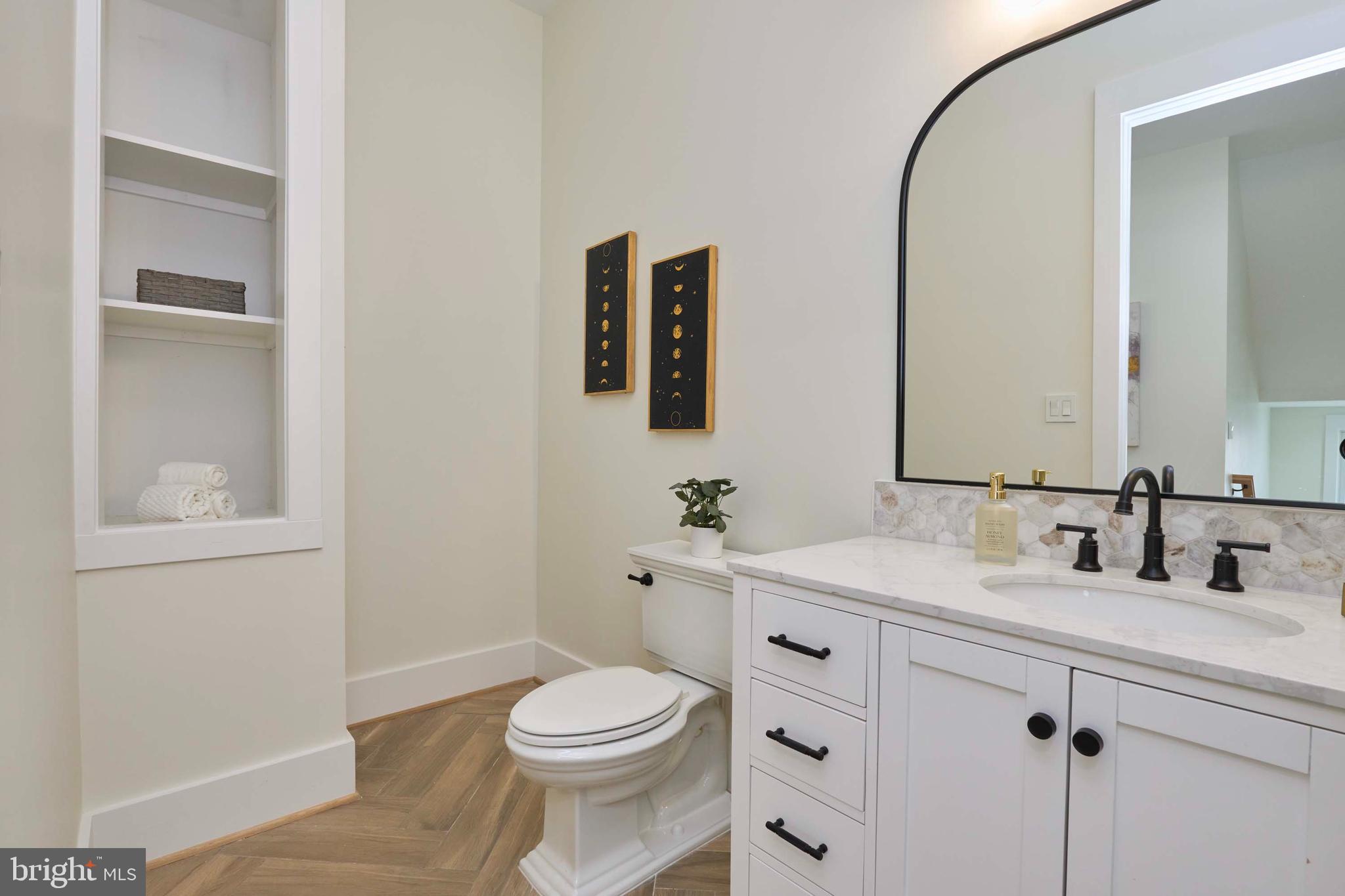 VIENNA WOODS - Residential