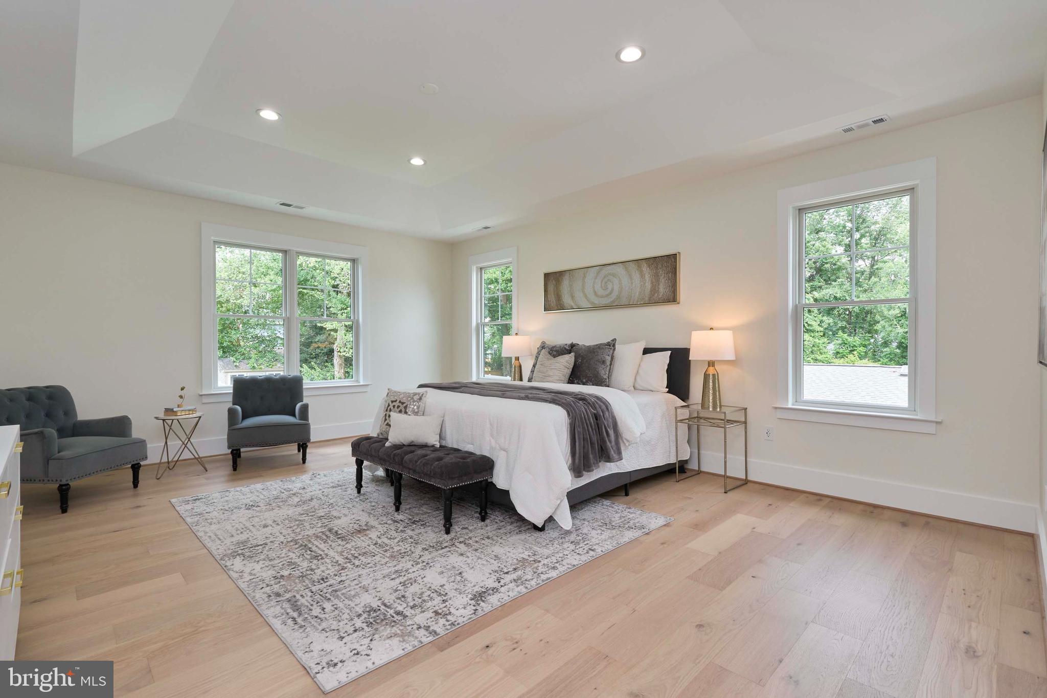 VIENNA WOODS - Residential