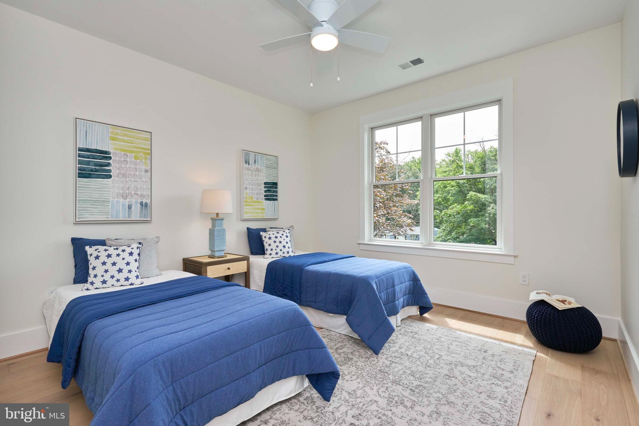 VIENNA WOODS - Residential