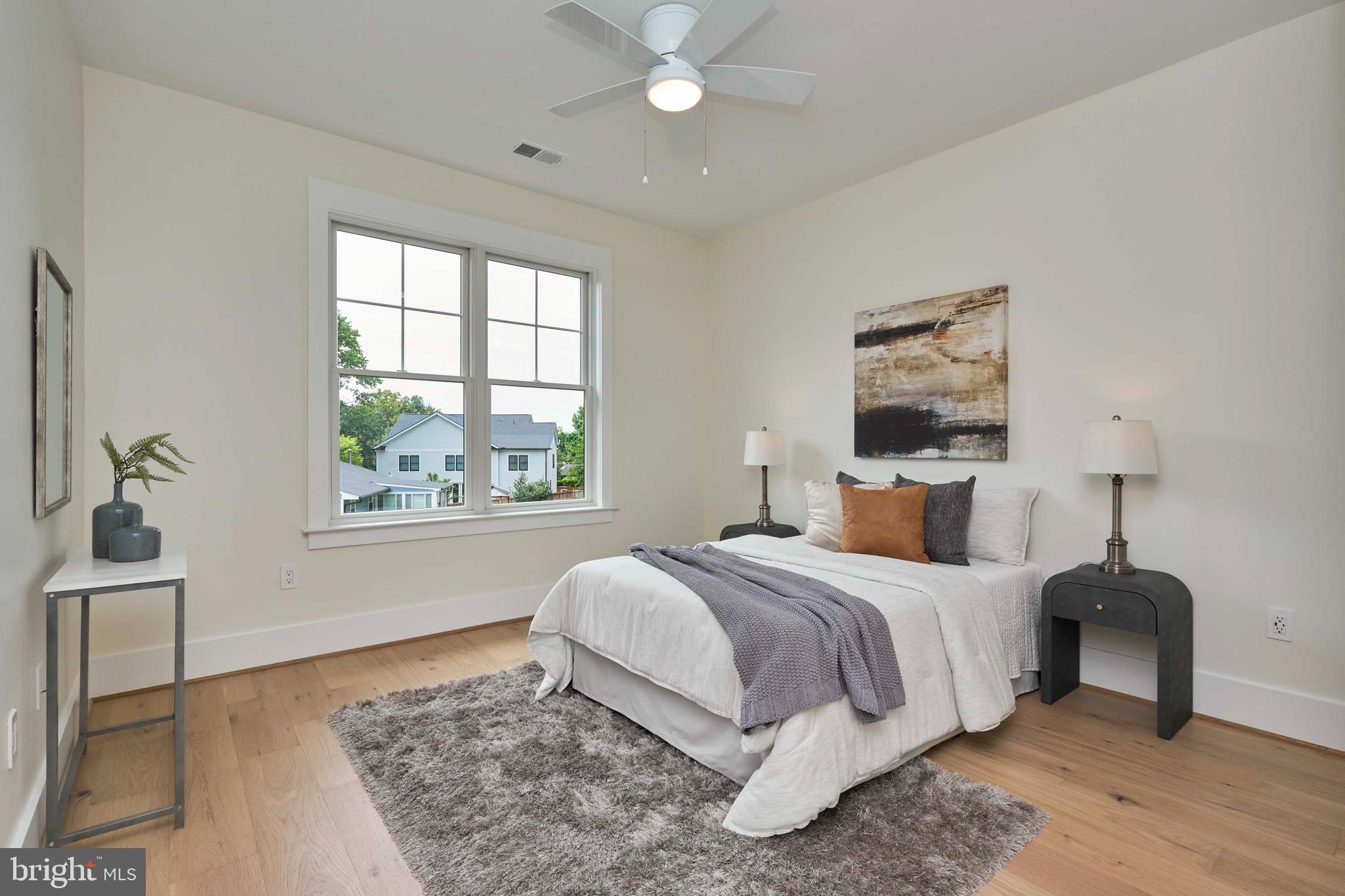 VIENNA WOODS - Residential