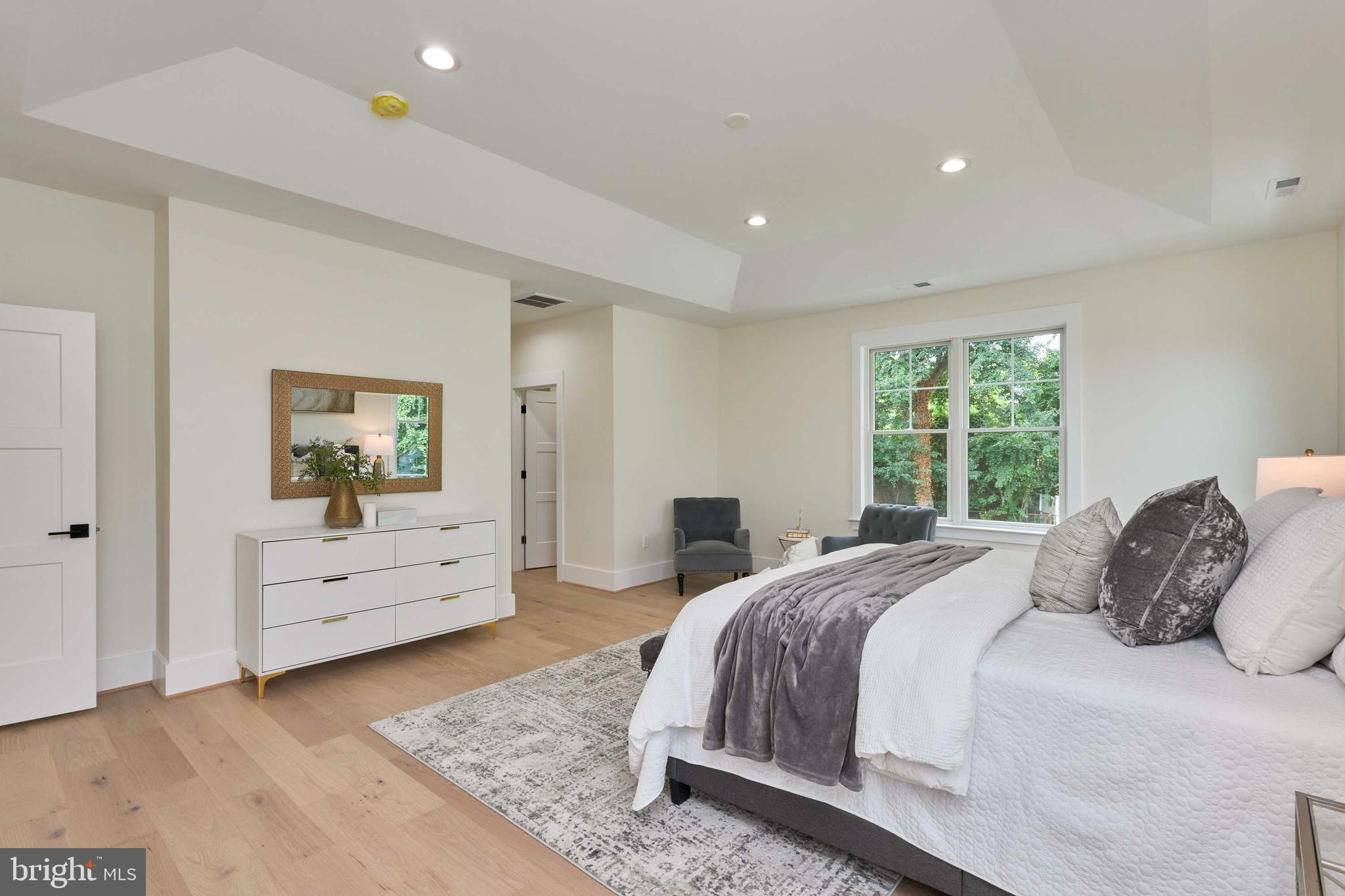 VIENNA WOODS - Residential