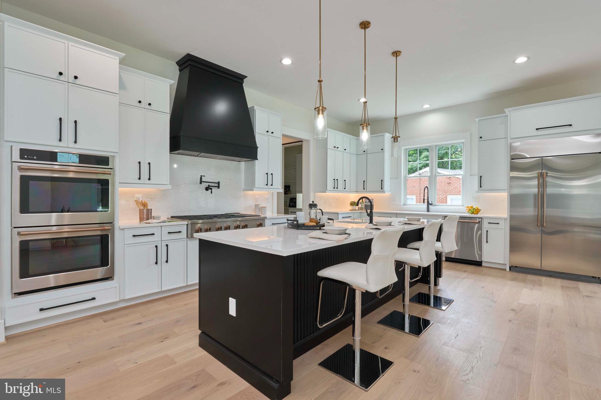 VIENNA WOODS - Residential