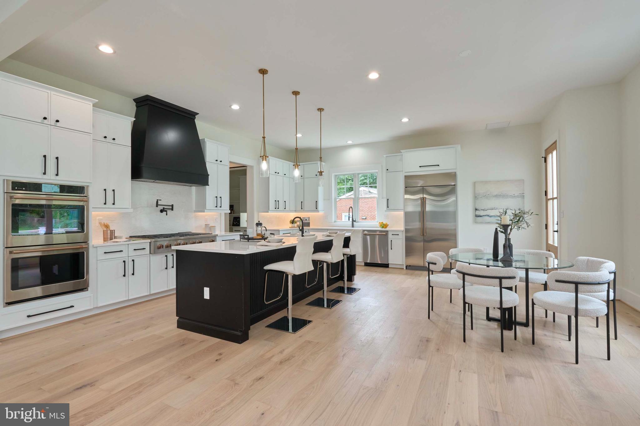 VIENNA WOODS - Residential