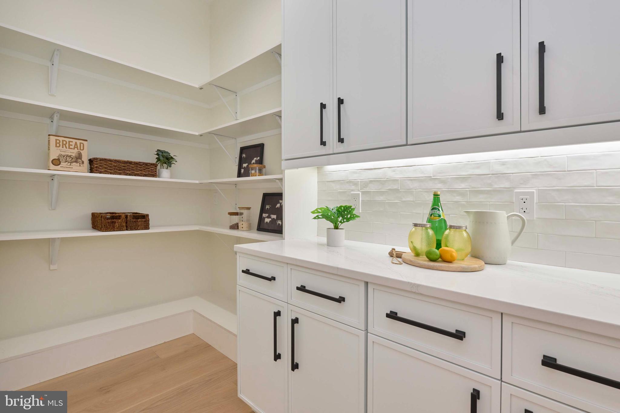 VIENNA WOODS - Residential