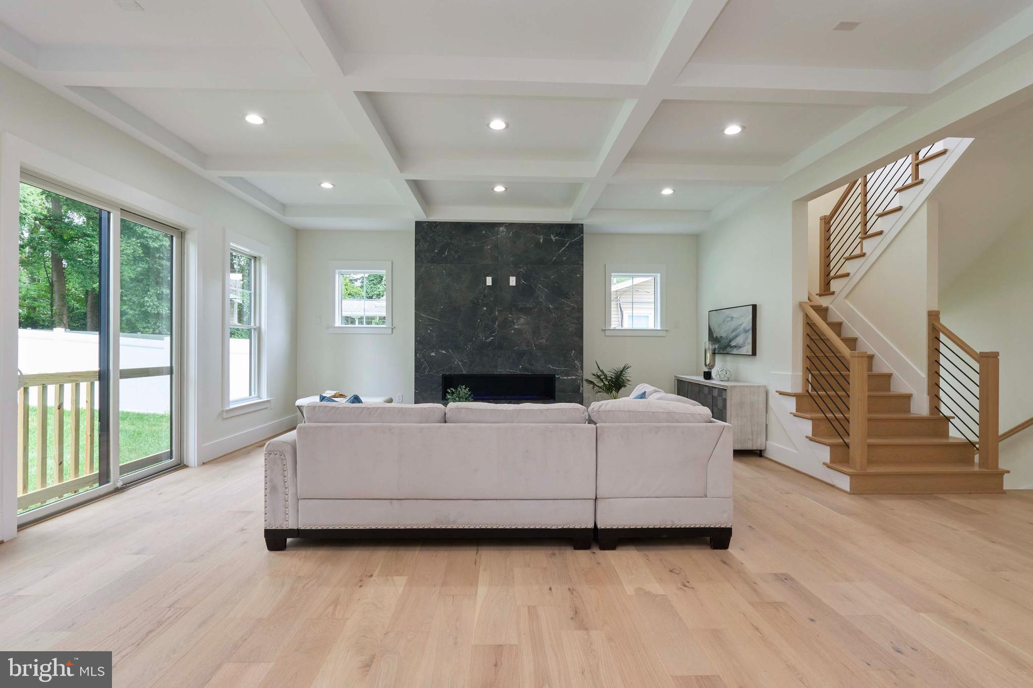 VIENNA WOODS - Residential