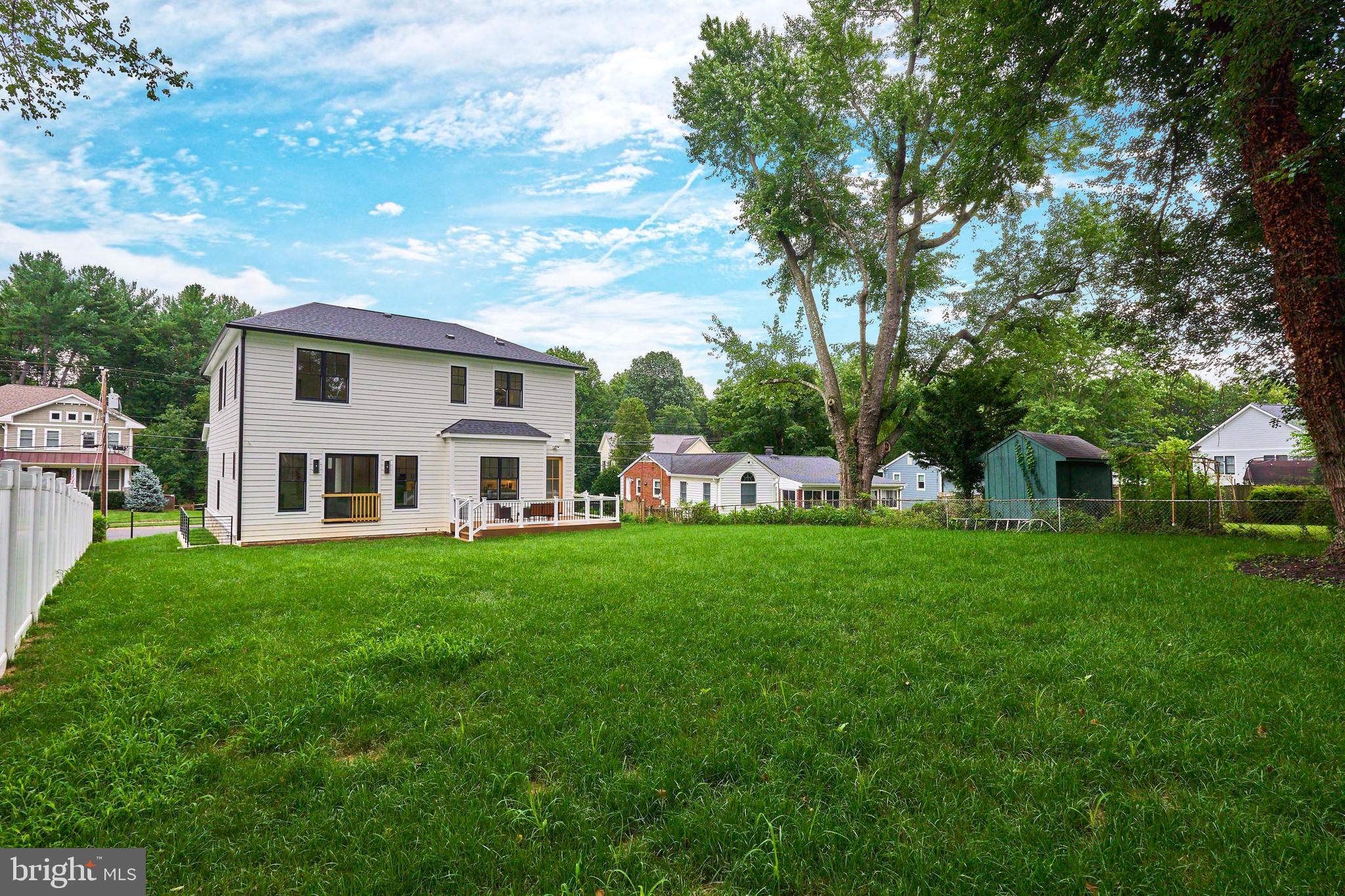 VIENNA WOODS - Residential