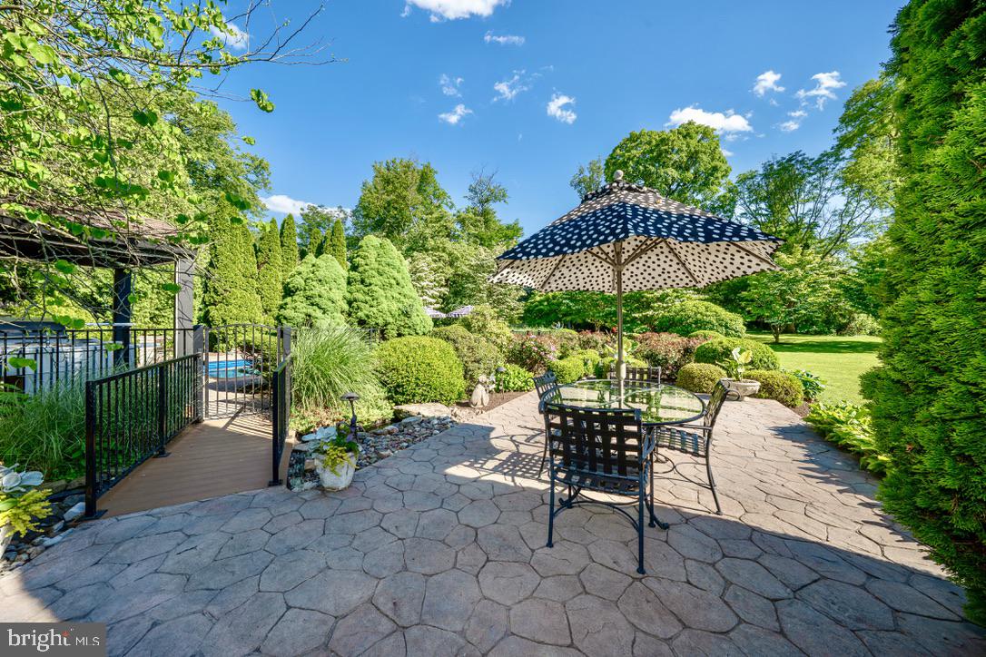 405 BOXWOOD ROAD