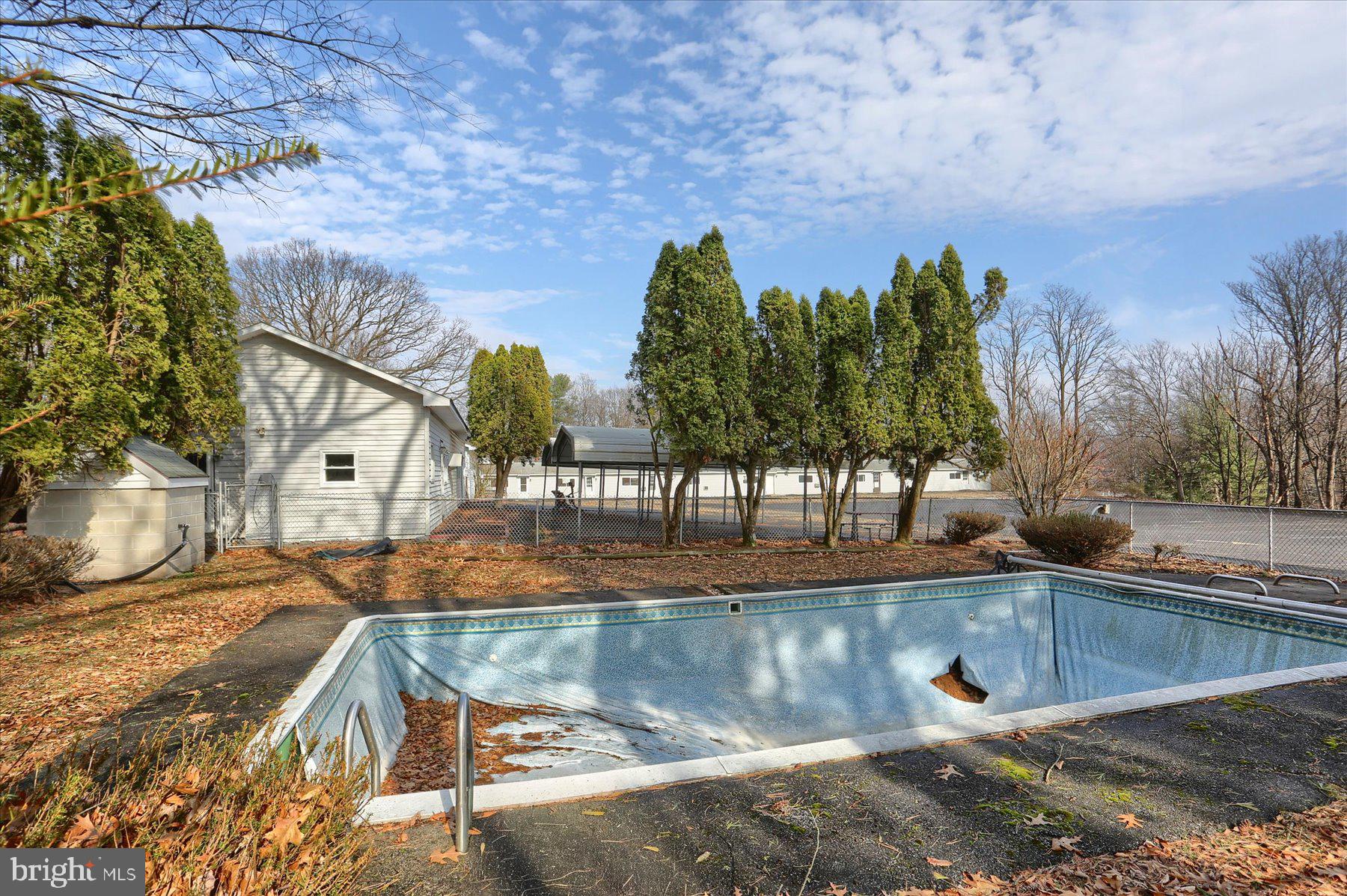 PINE VIEW ACRES - Commercial Sale