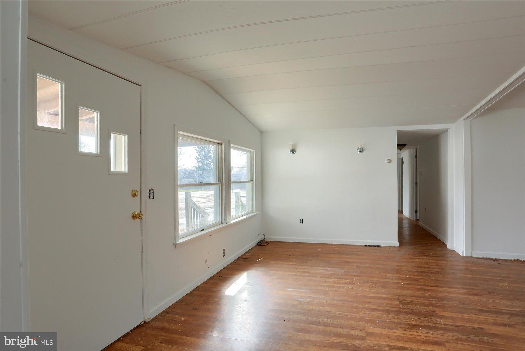 PINE VIEW ACRES - Commercial Sale